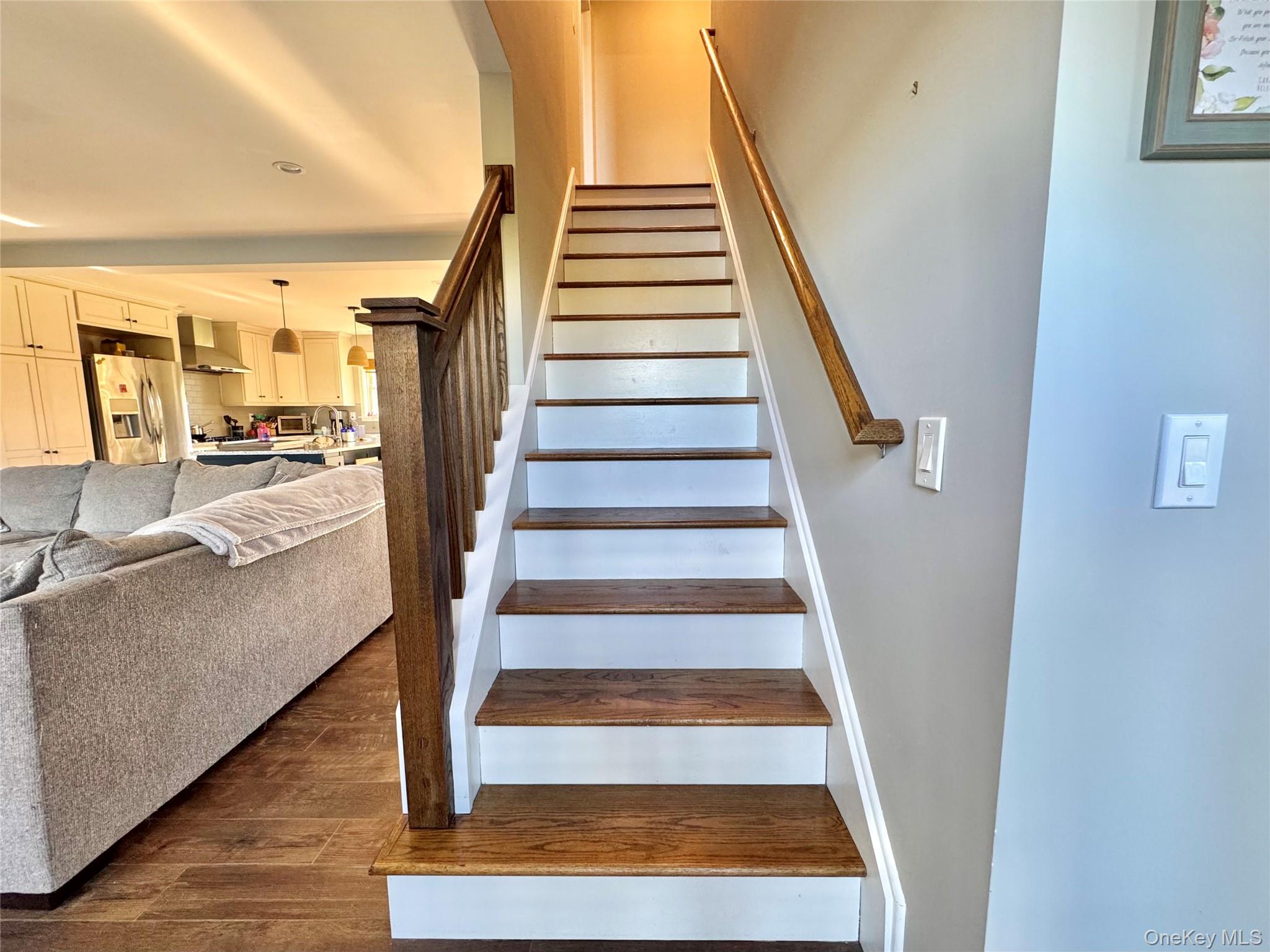 77 Longwood Drive, Athens, NY 12015