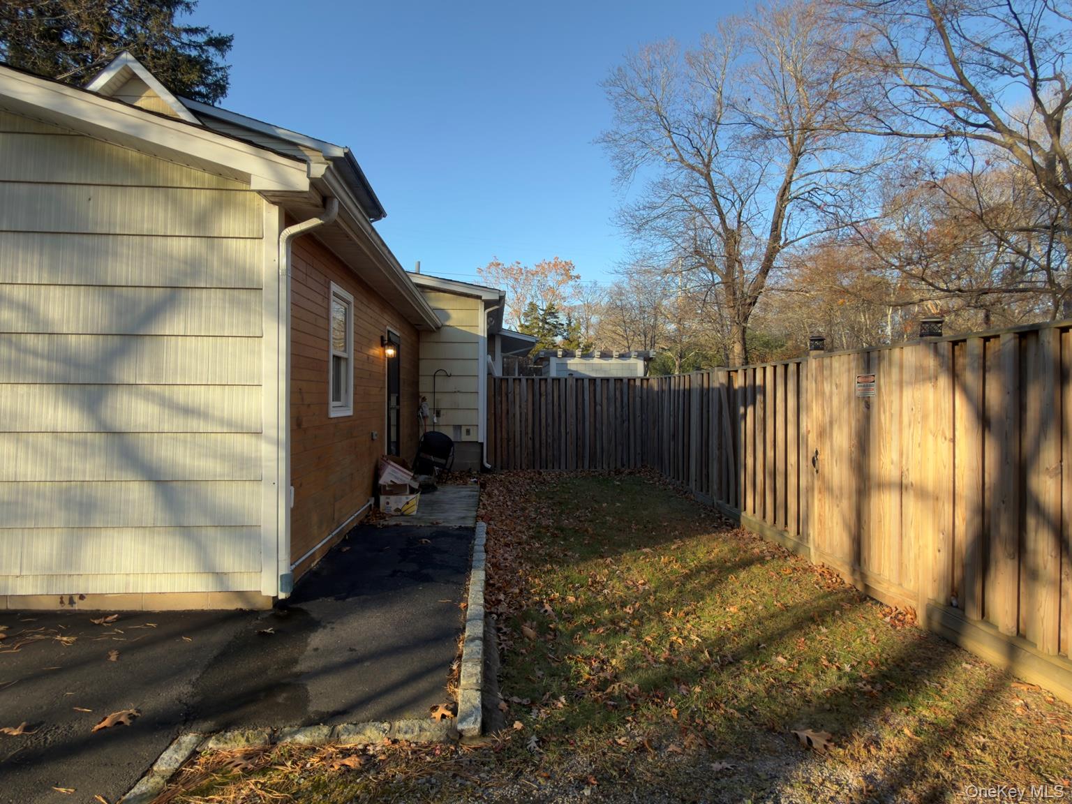 71 Crescent Street, Yaphank, NY 11980