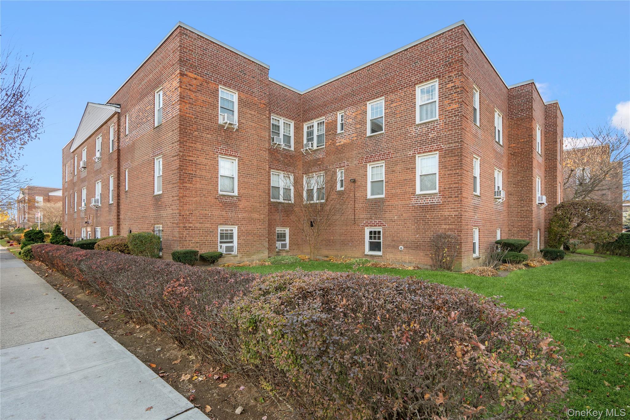 200 N Village Avenue # 100, Rockville Centre, NY 11570