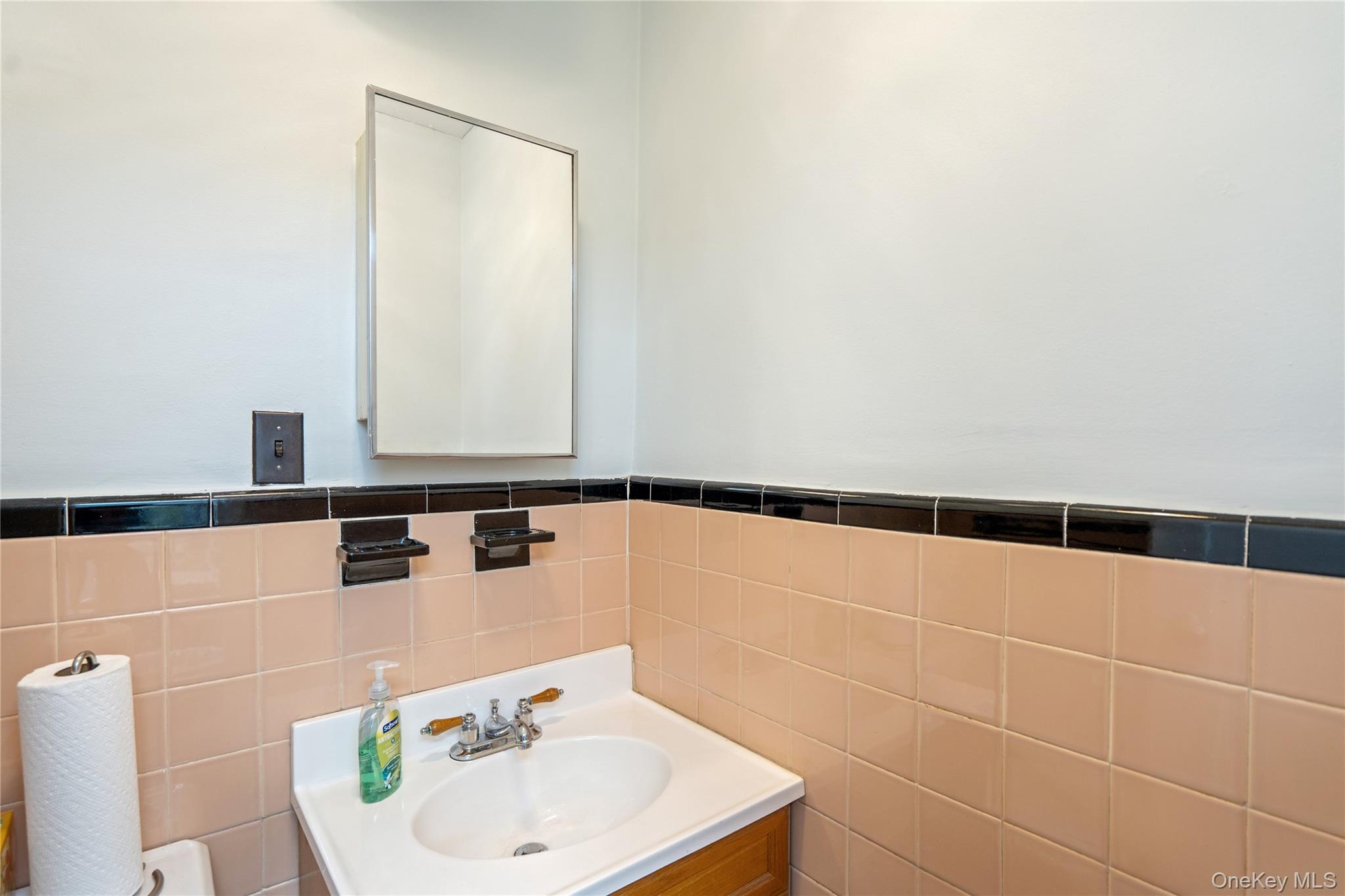 200 N Village Avenue # 100, Rockville Centre, NY 11570