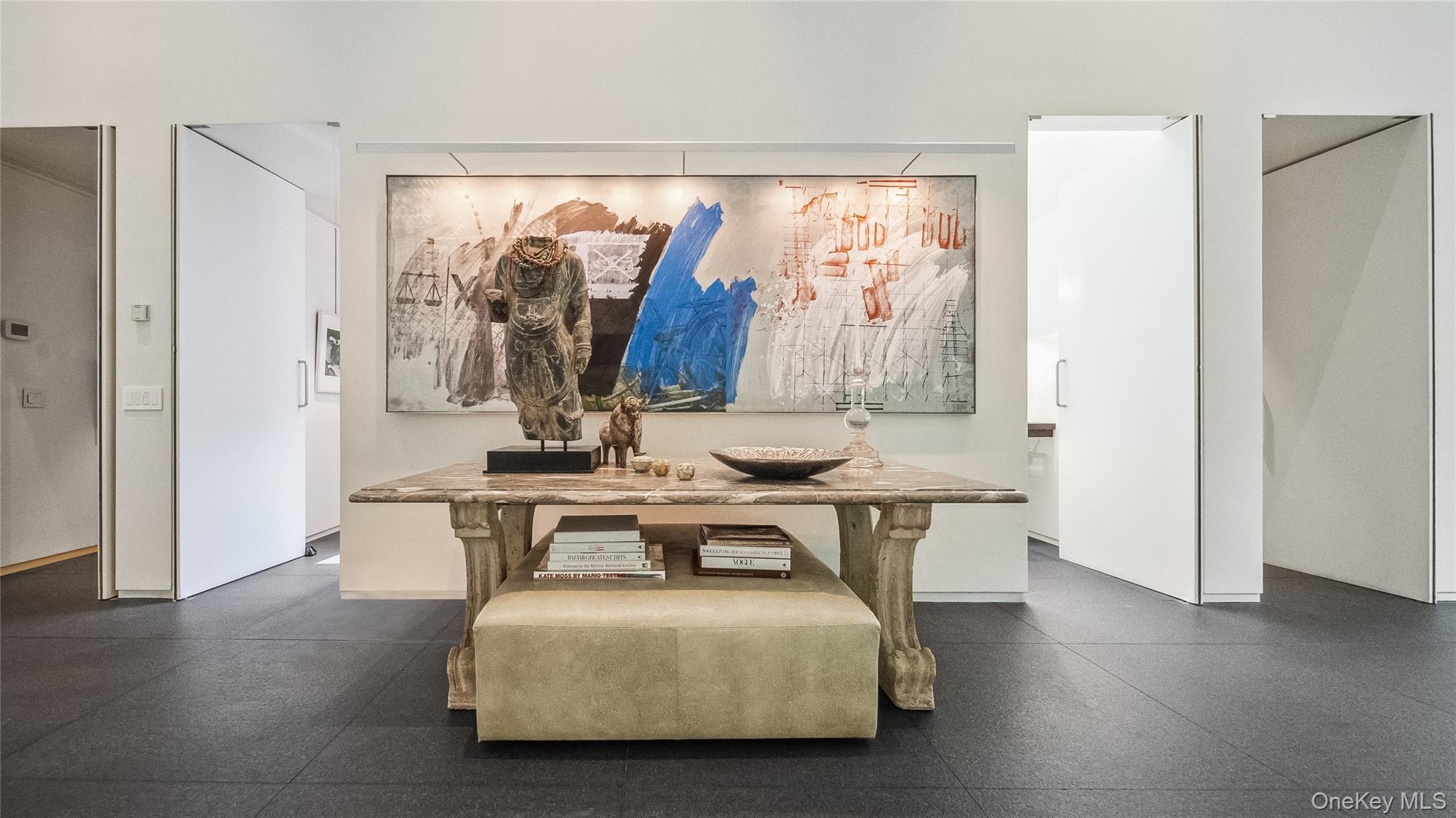 7 Folie Court, Manhasset, NY 11030