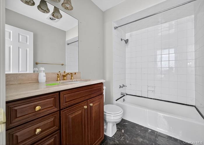 301 Kensington Way, Mount Kisco, NY 10549