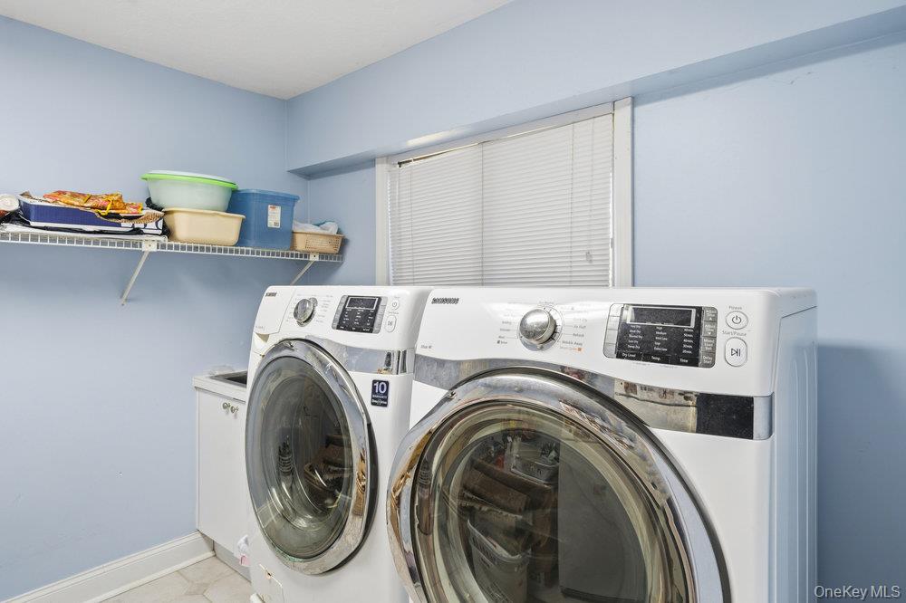 72 Lake End Road, Merrick, NY 11566