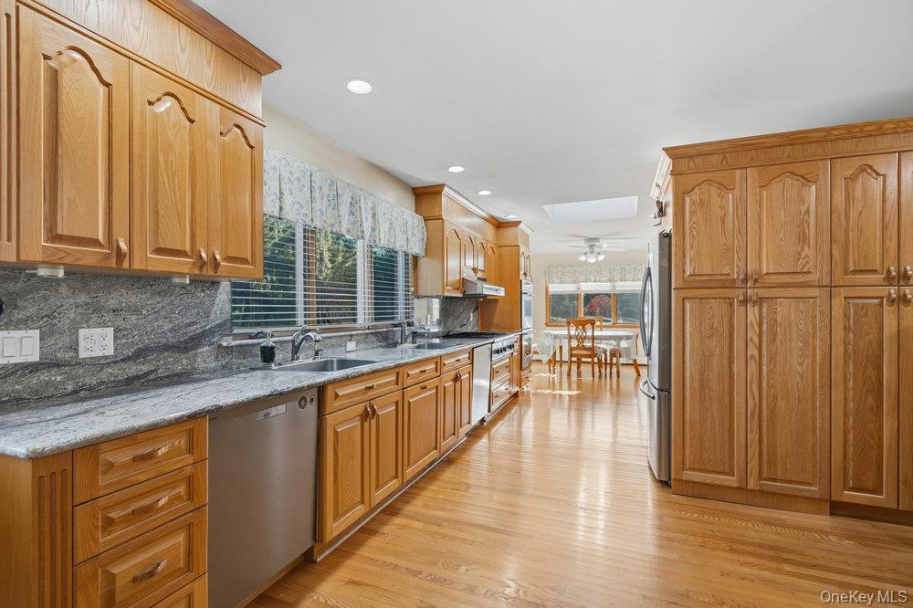 72 Lake End Road, Merrick, NY 11566