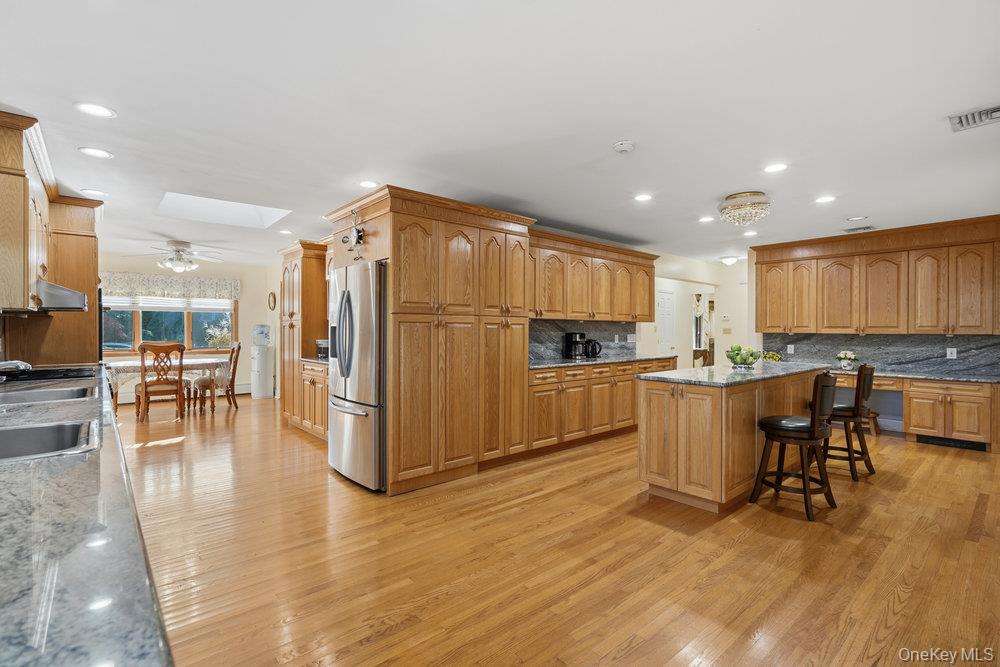 72 Lake End Road, Merrick, NY 11566