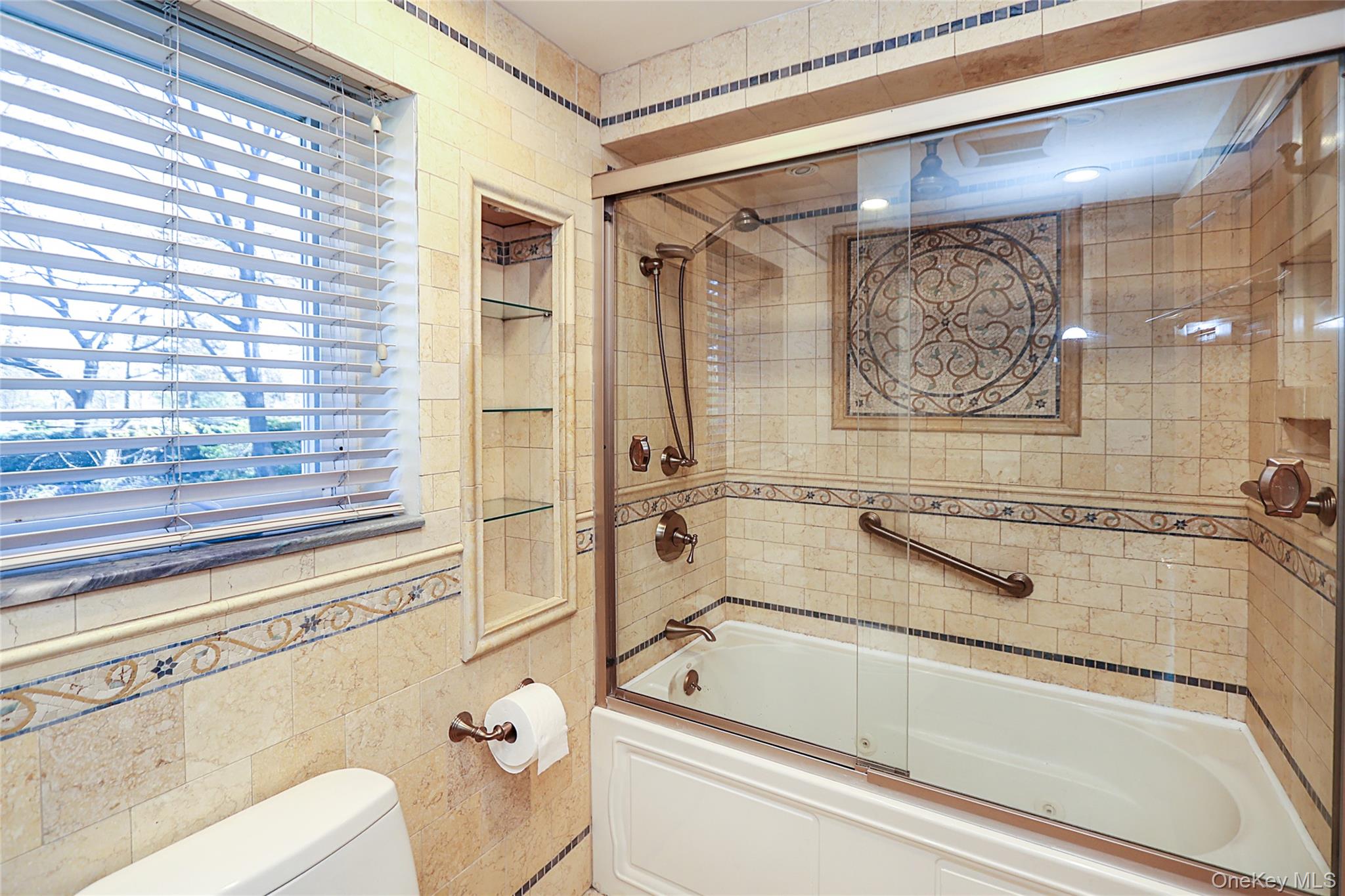 174 Parkside Drive, Roslyn Heights, NY 11577