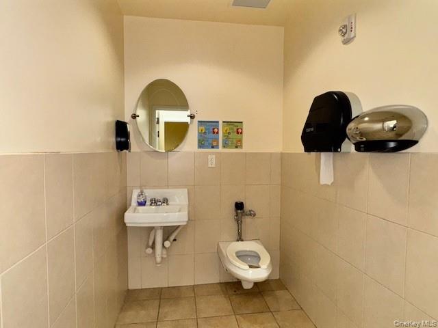 625 E Fordham Road, Bronx, NY 10458