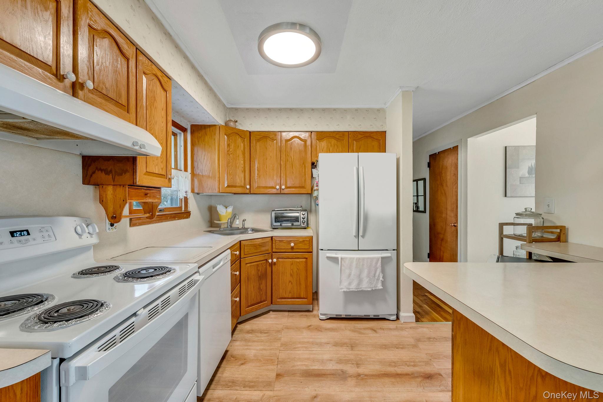 350 52nd Street, Lindenhurst, NY 11757