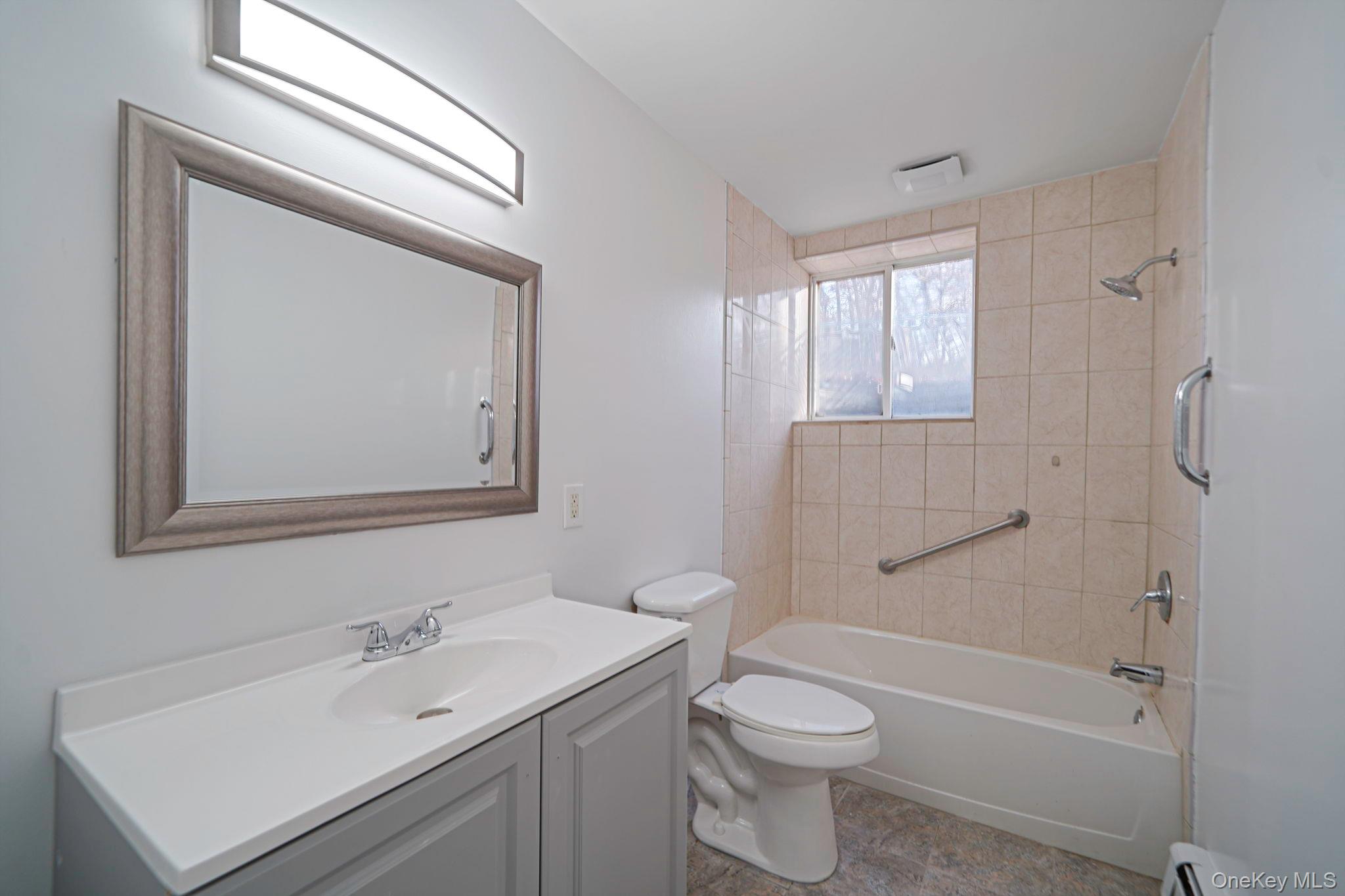 14 Clearview, Selden, NY 11784