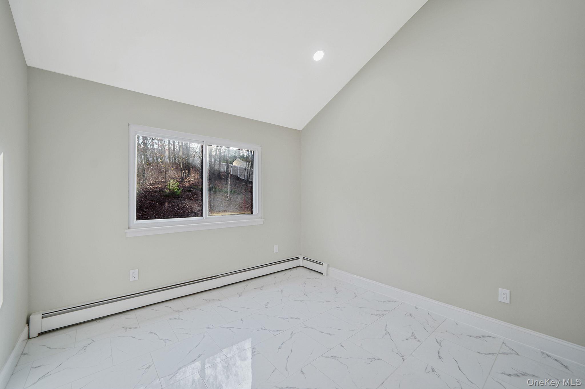 14 Clearview, Selden, NY 11784