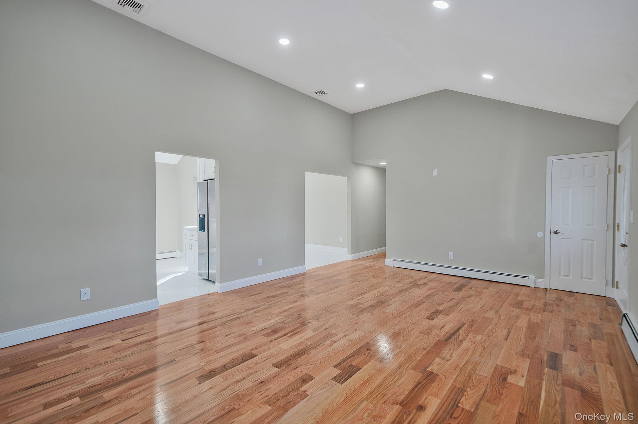 14 Clearview, Selden, NY 11784