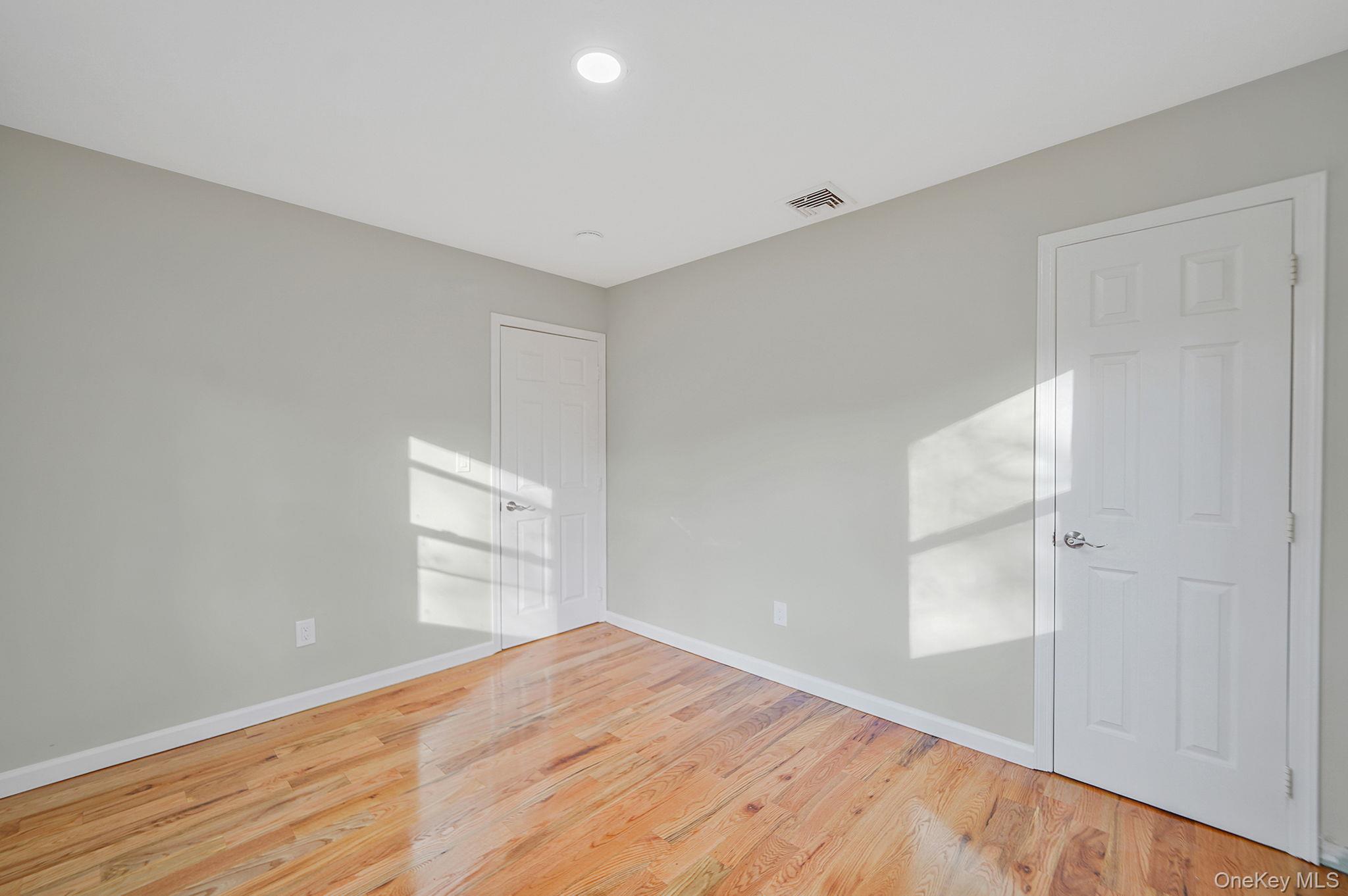 14 Clearview, Selden, NY 11784