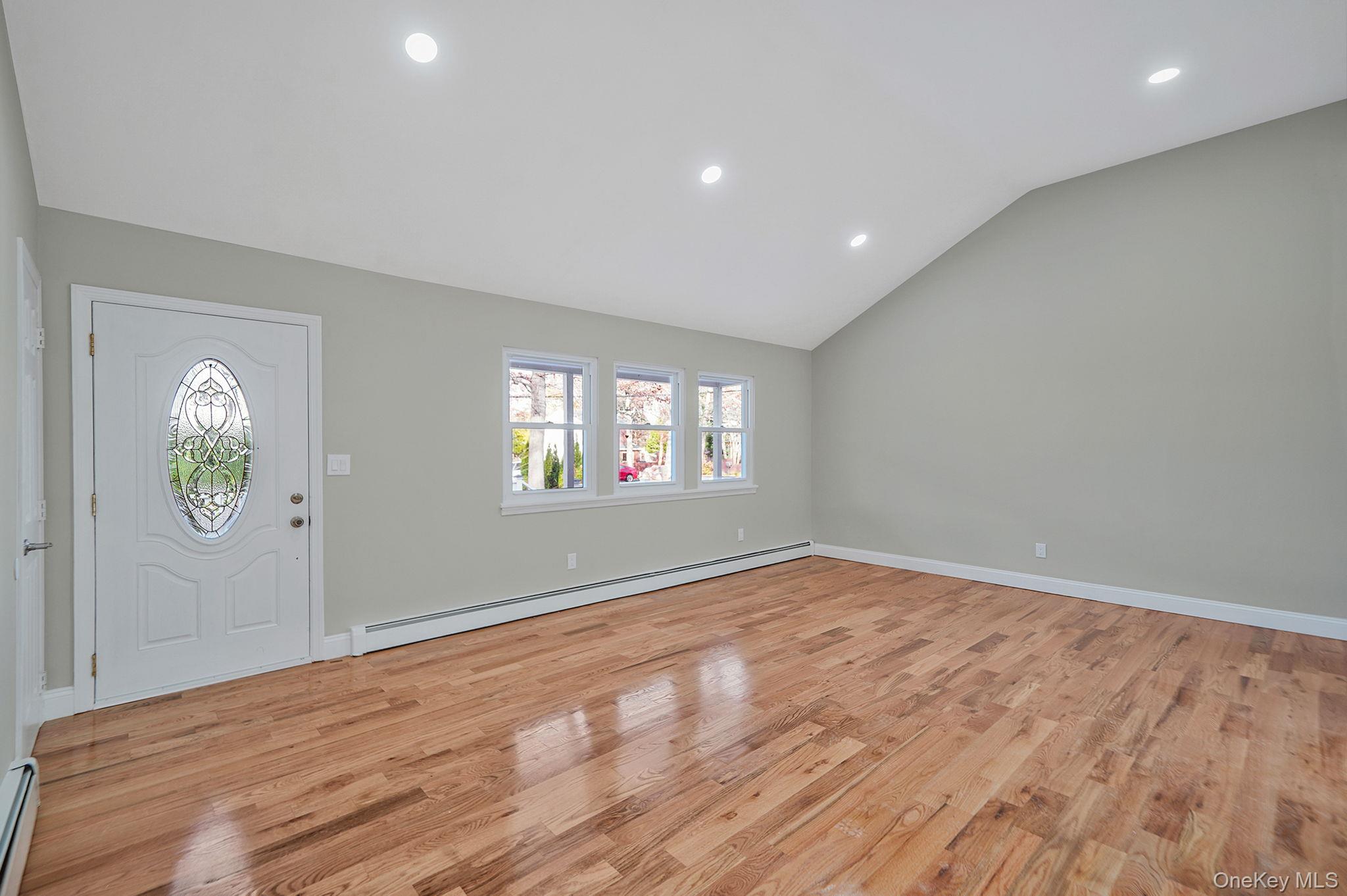 14 Clearview, Selden, NY 11784