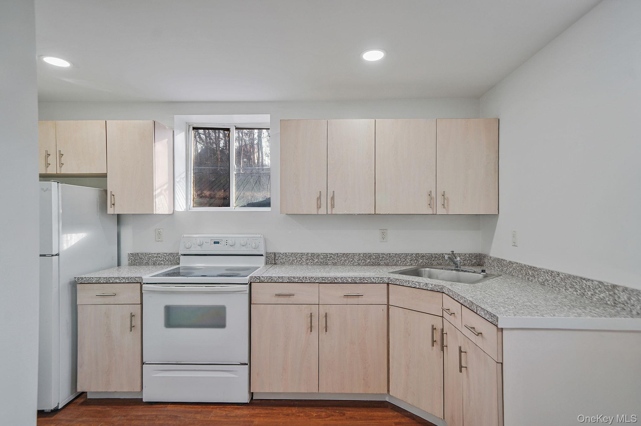 14 Clearview, Selden, NY 11784