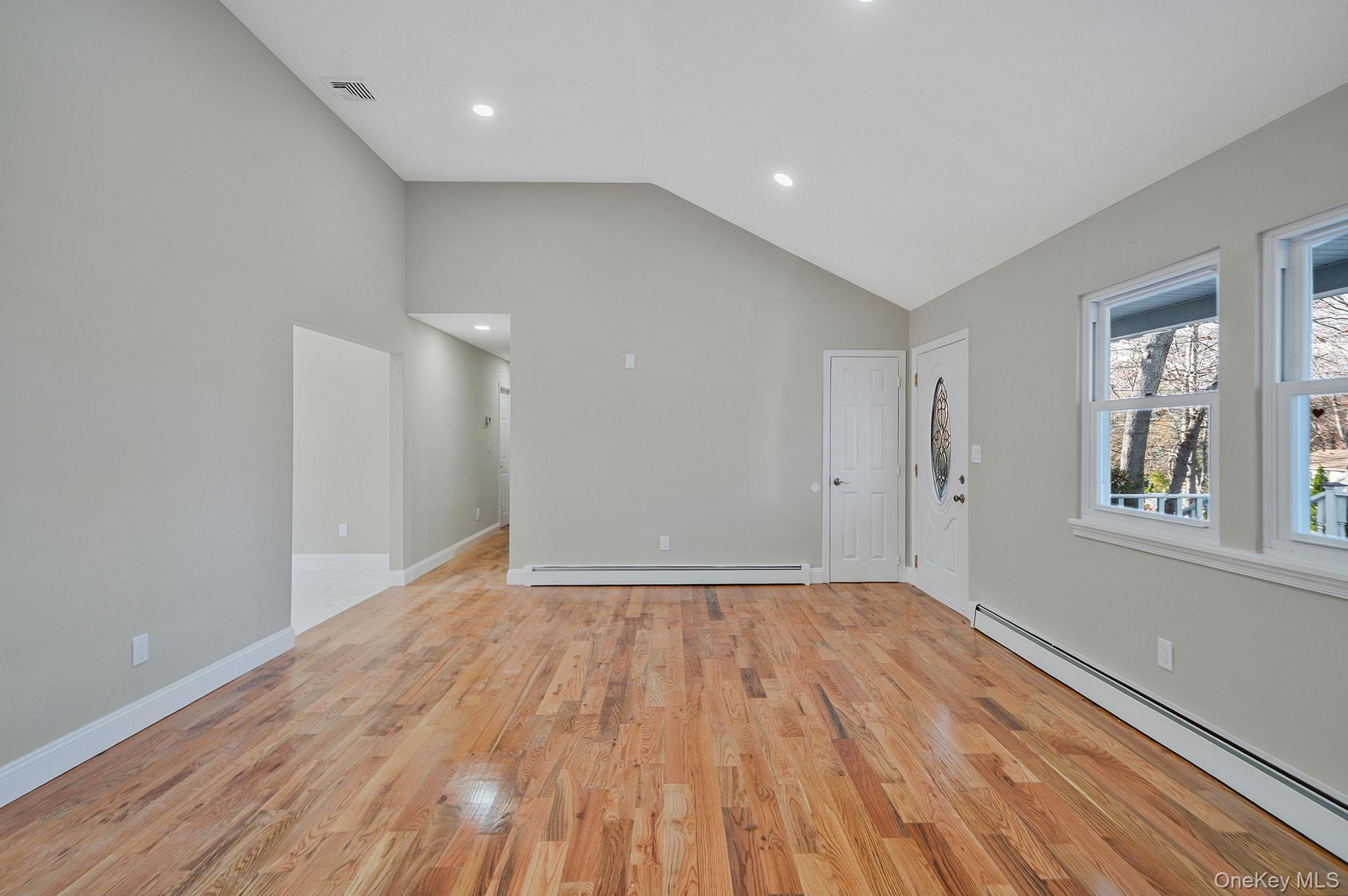 14 Clearview, Selden, NY 11784