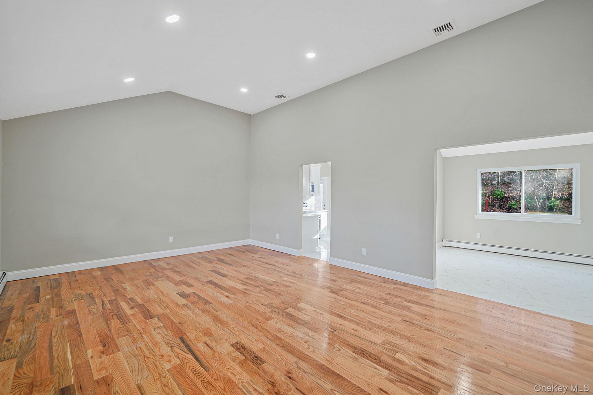 14 Clearview, Selden, NY 11784