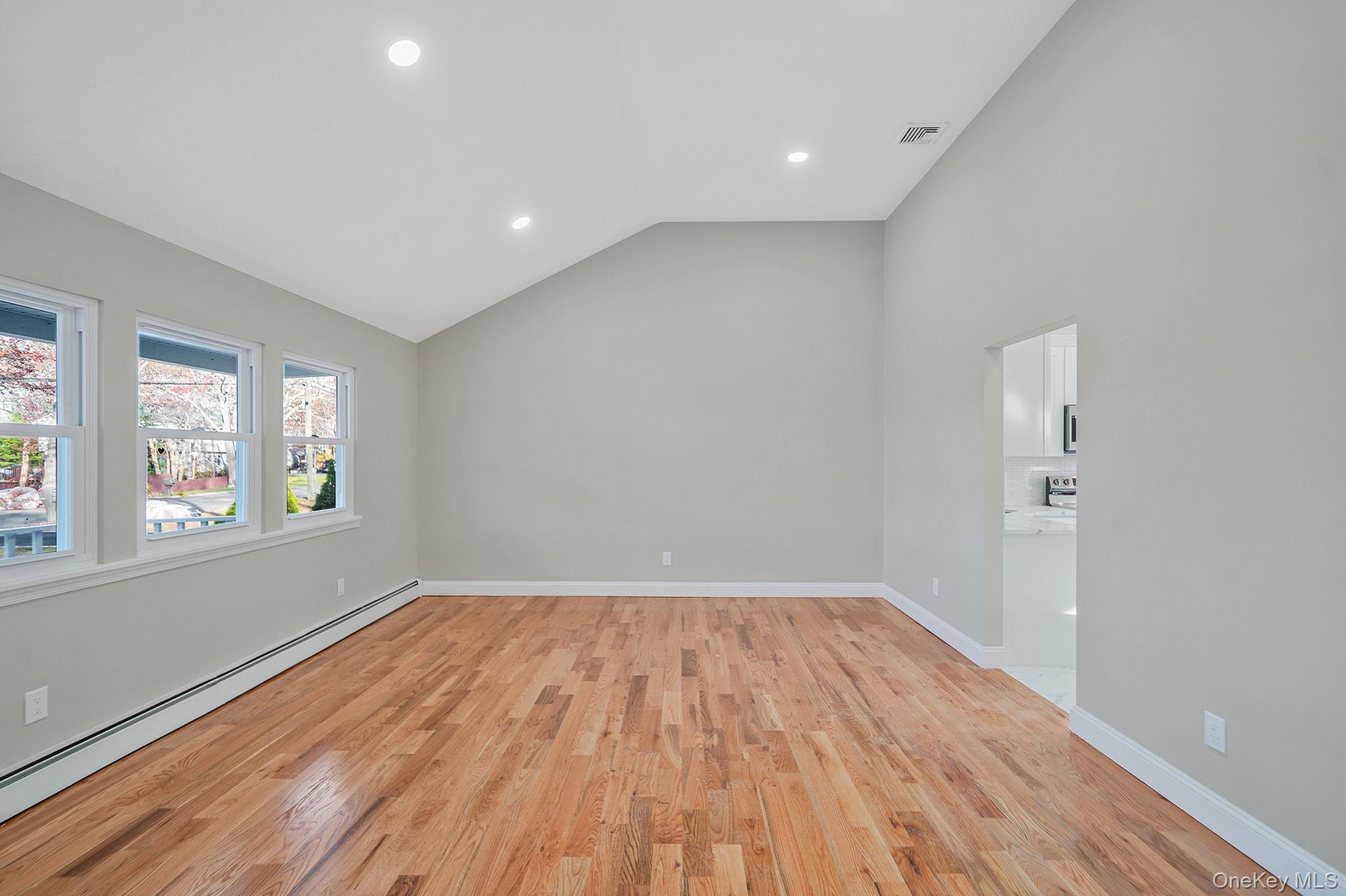 14 Clearview, Selden, NY 11784