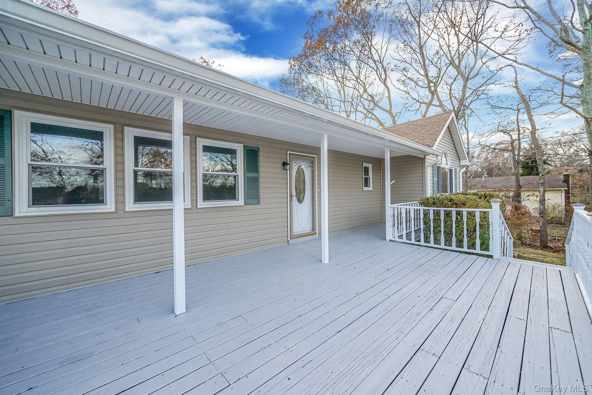 14 Clearview, Selden, NY 11784