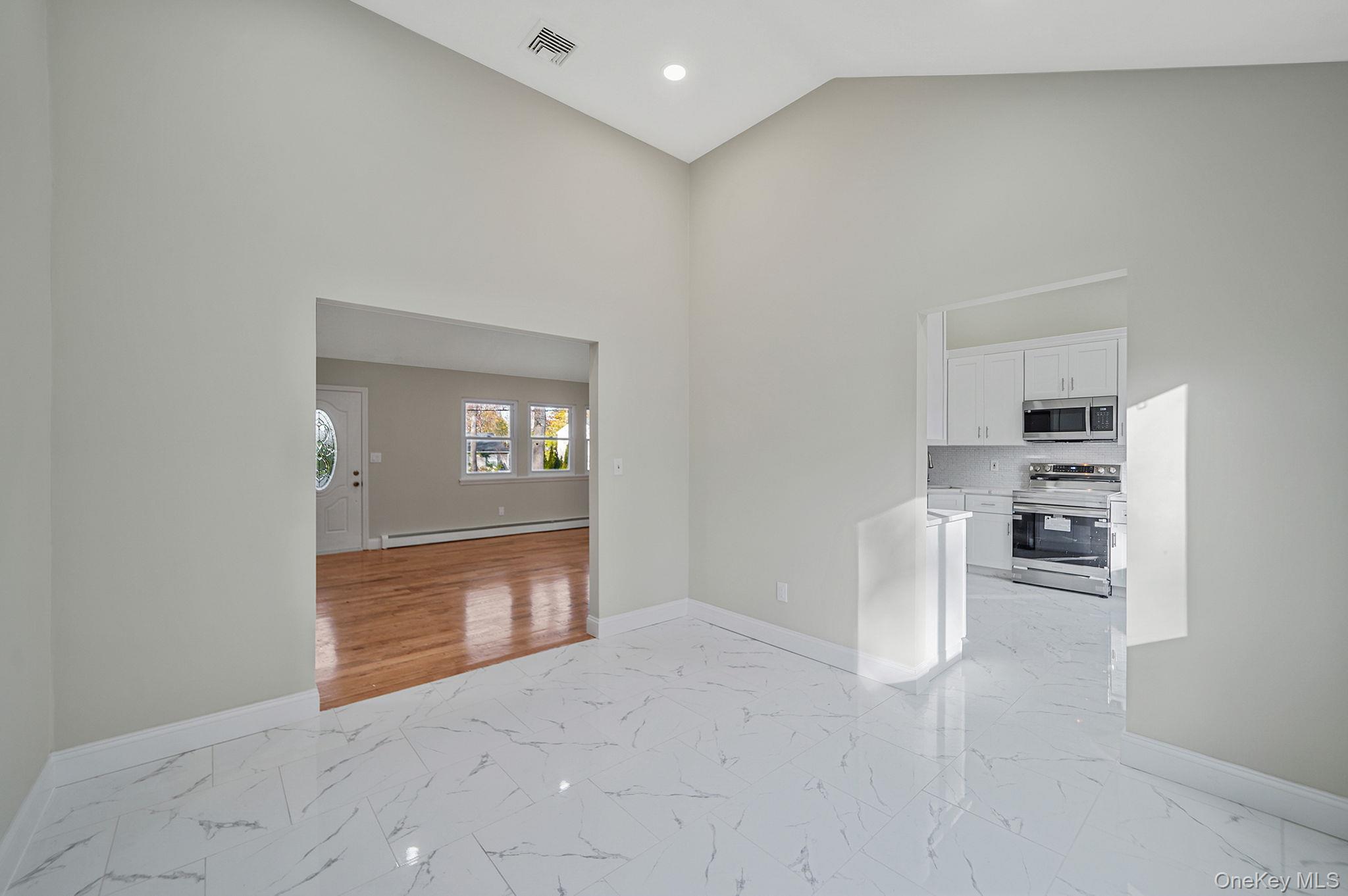 14 Clearview, Selden, NY 11784