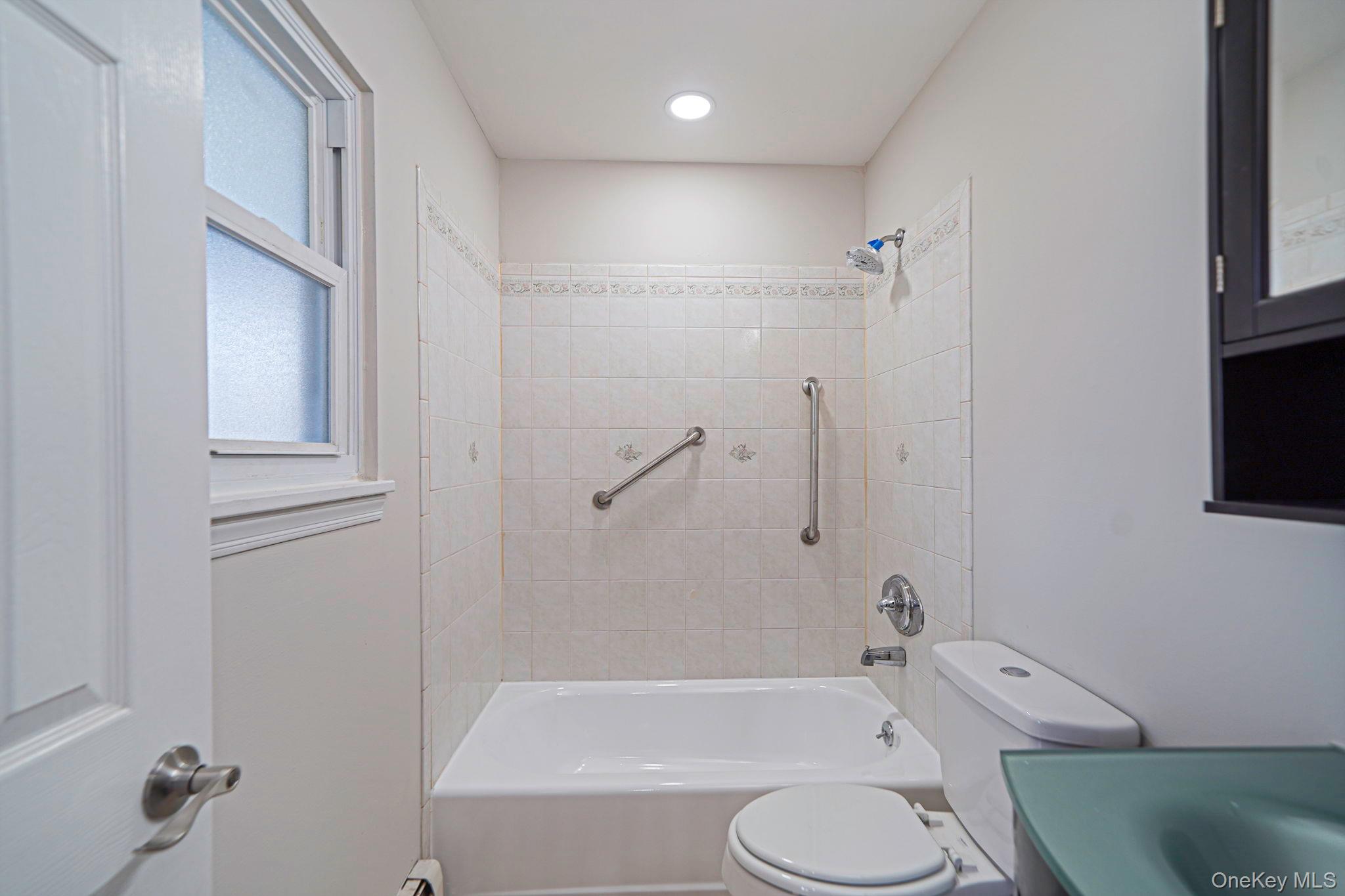 14 Clearview, Selden, NY 11784