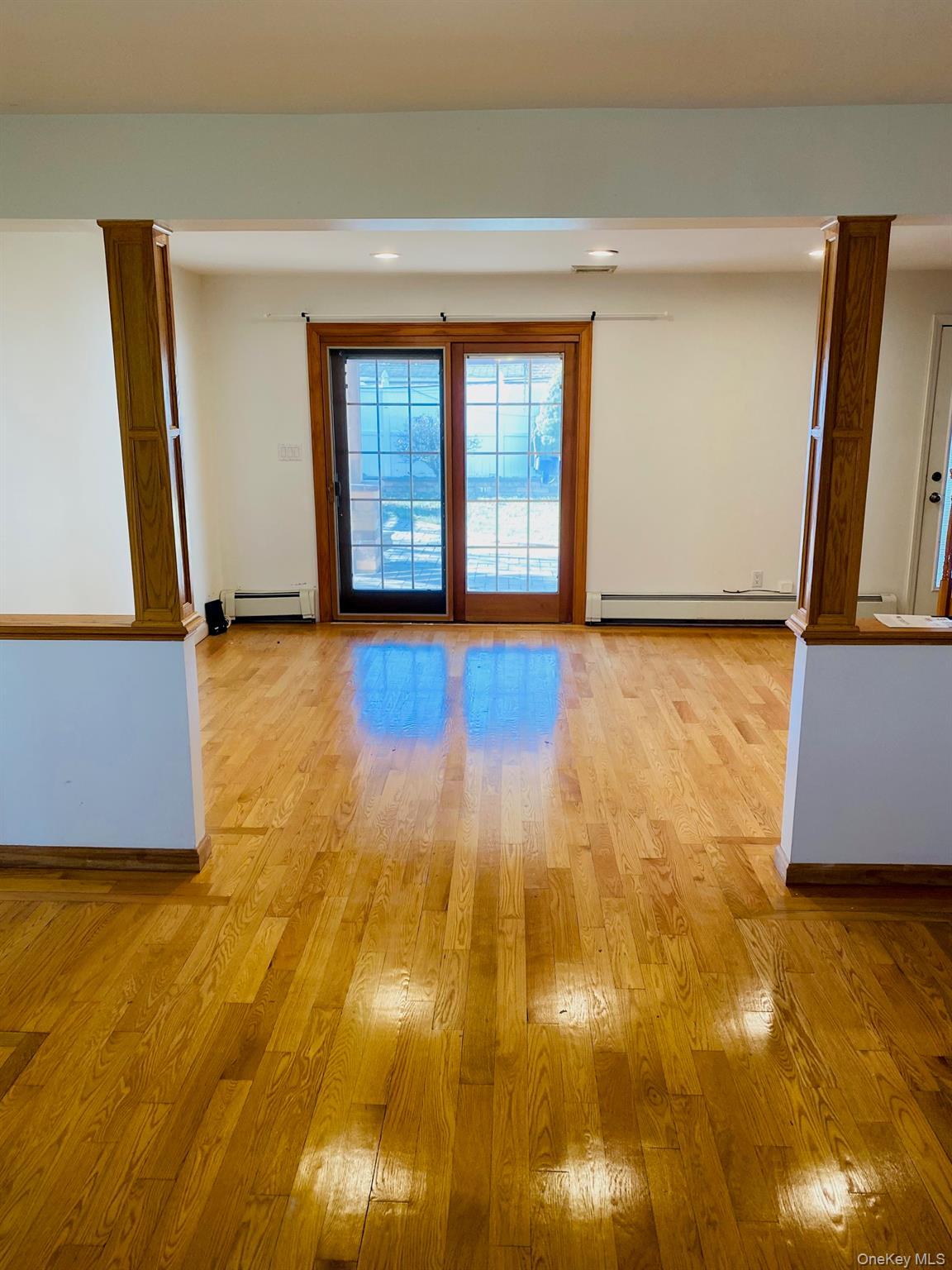 24 Cable Lane, Hicksville, NY 11801