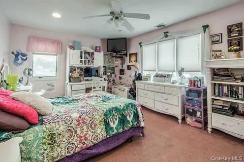 24 Cable Lane, Hicksville, NY 11801