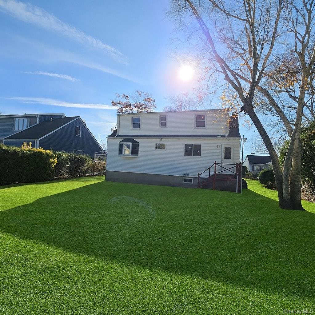 113 Yoakum Avenue, Farmingdale, NY 11735