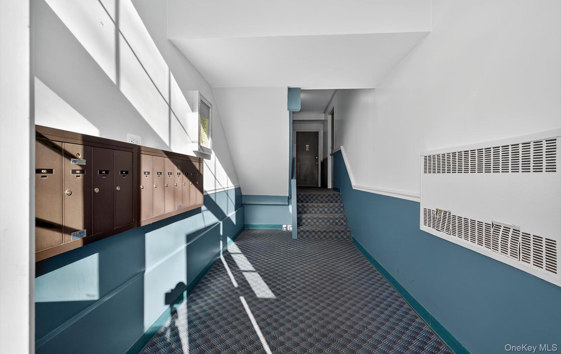 324 Post Avenue # 10F, Westbury, NY 11590