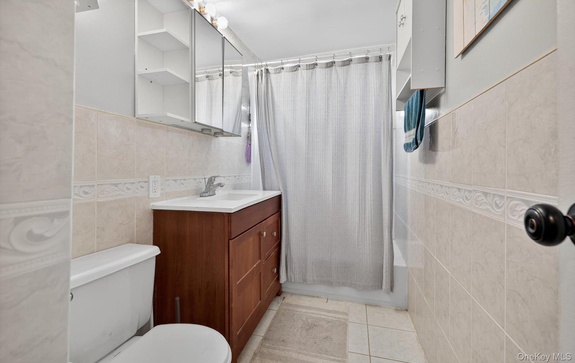 324 Post Avenue # 10F, Westbury, NY 11590