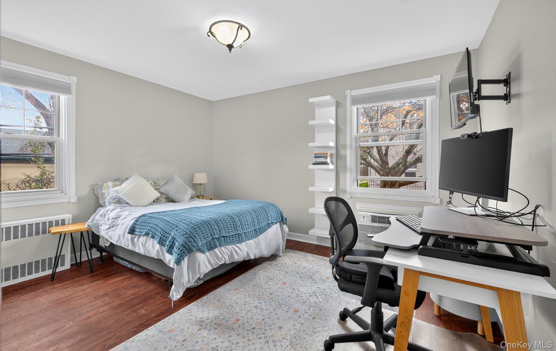 324 Post Avenue # 10F, Westbury, NY 11590