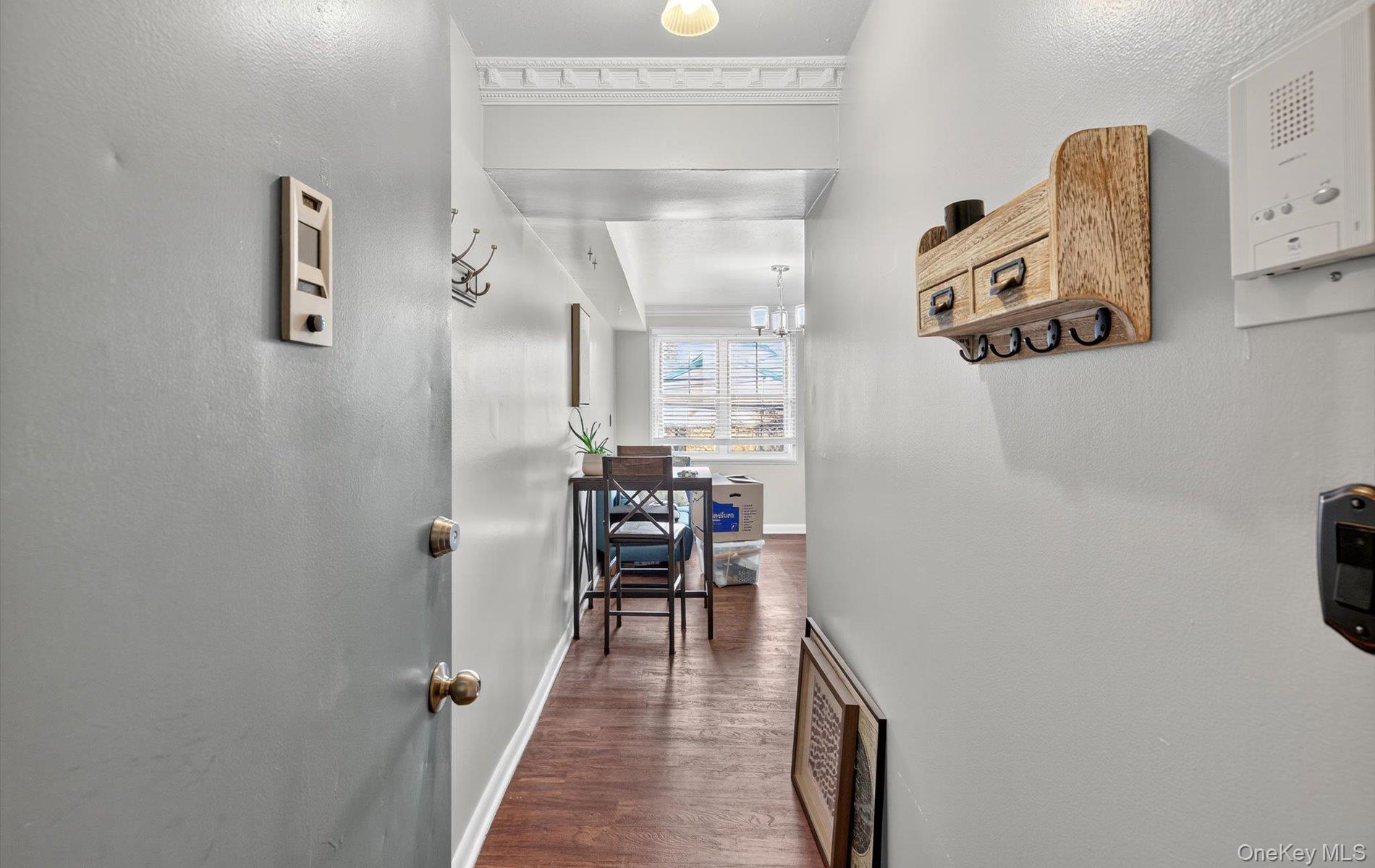 324 Post Avenue # 10F, Westbury, NY 11590