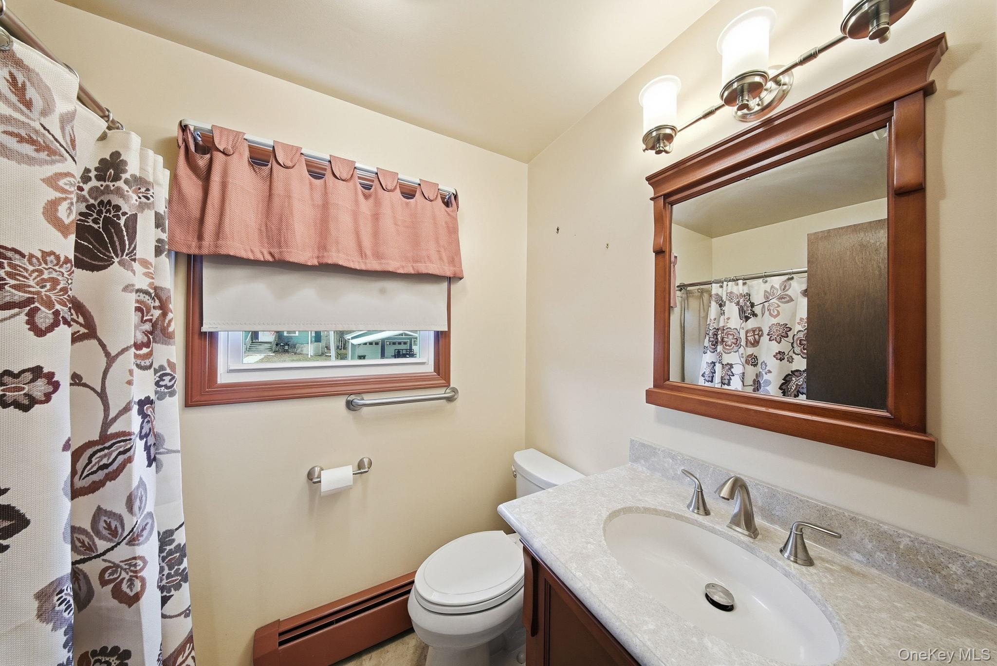 16 Mountain Avenue, Middletown, NY 10940