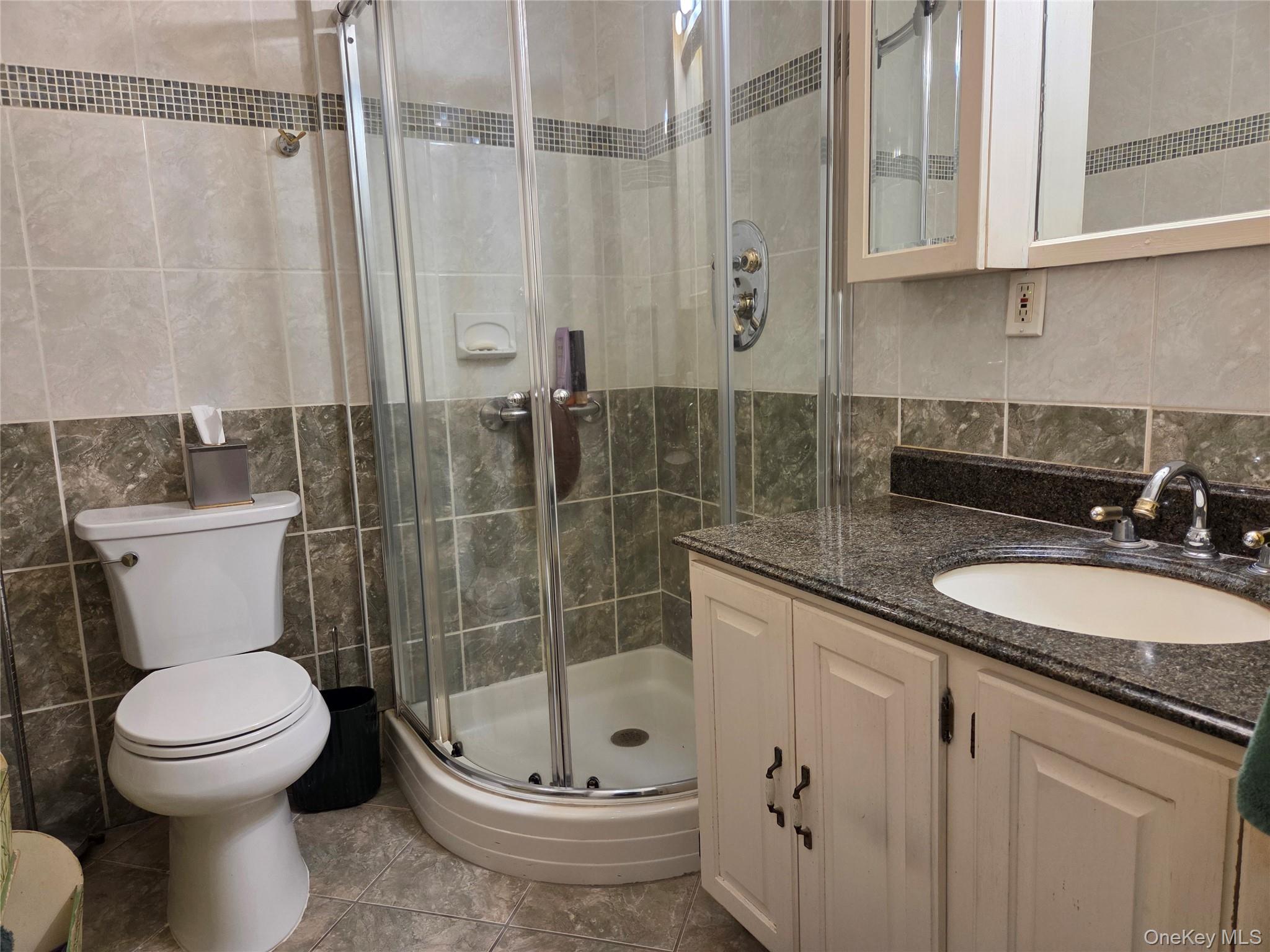 463 Summit Avenue # 2F, Cedarhurst, NY 11516