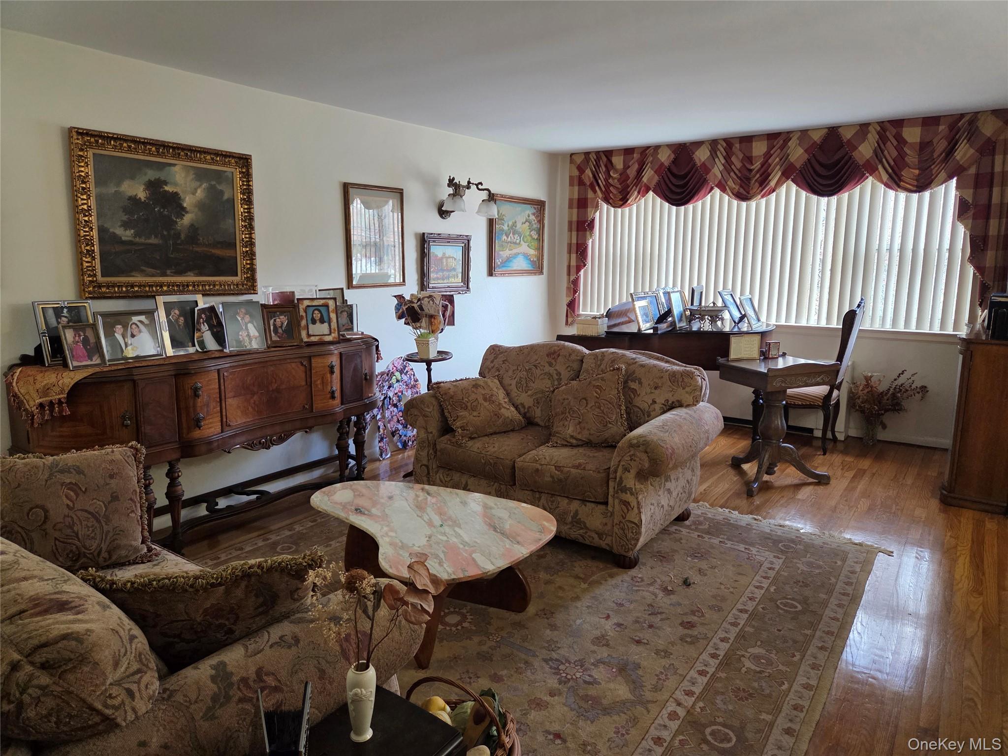 463 Summit Avenue # 2F, Cedarhurst, NY 11516