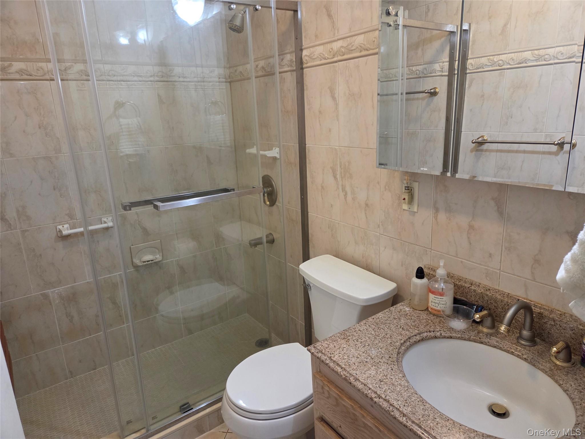 463 Summit Avenue # 2F, Cedarhurst, NY 11516