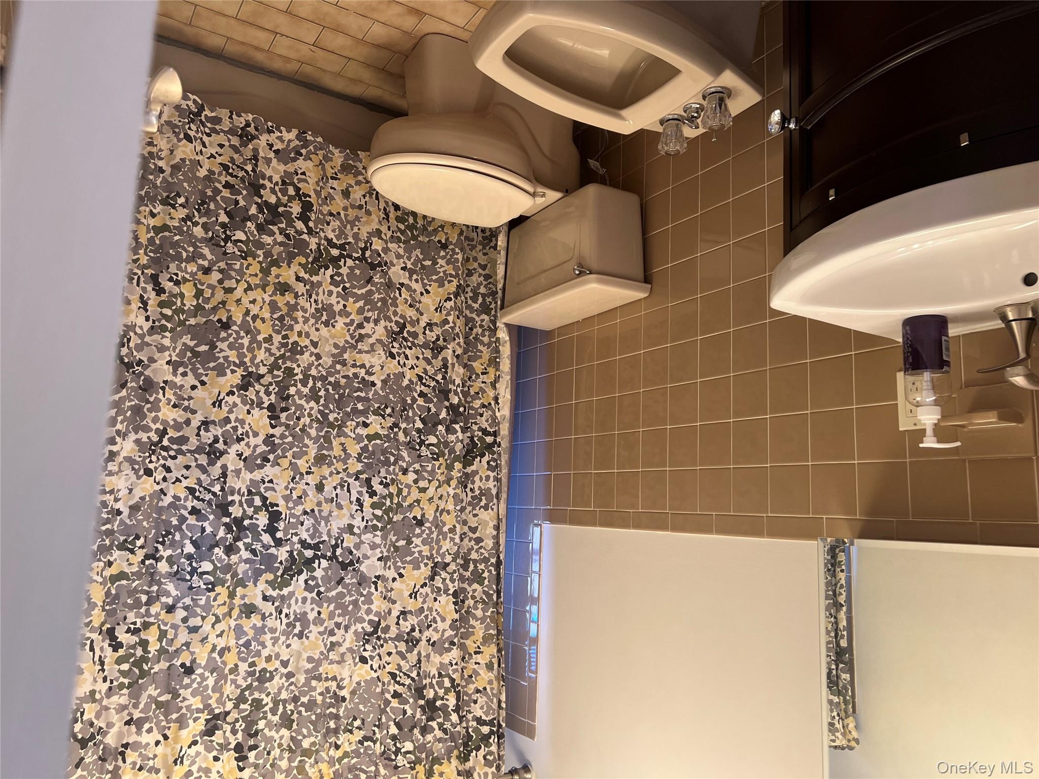 69 Veltri Lane # 2, Yonkers, NY 10704