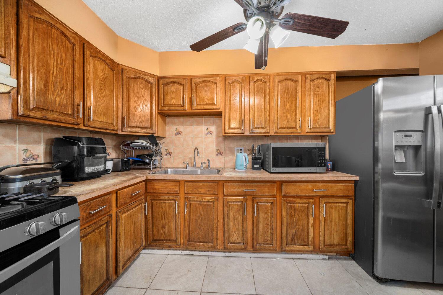 79 AMBOY Street, Brooklyn, NY 11212