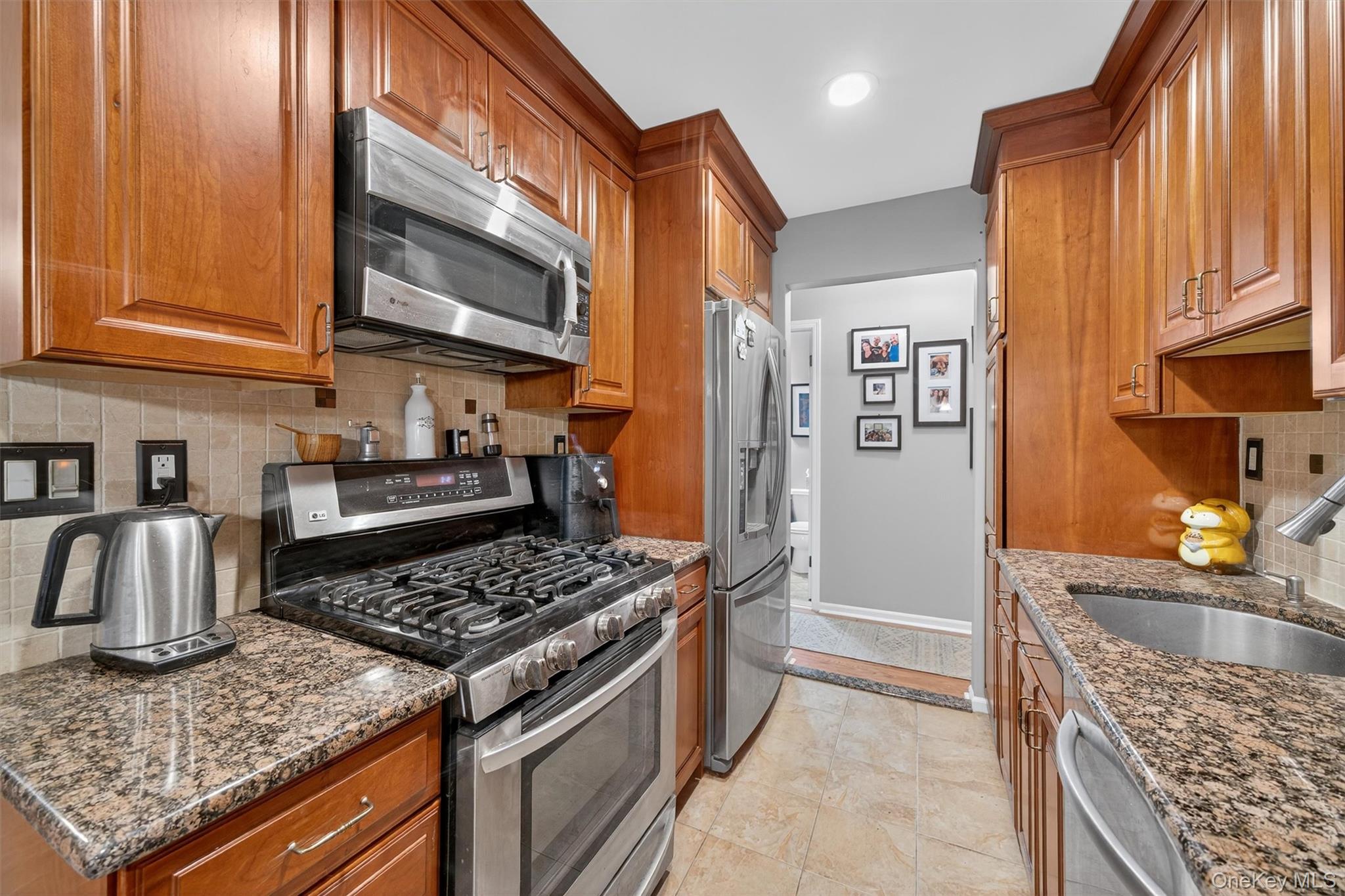 52 Milford Lane # 3C, Suffern, NY 10901