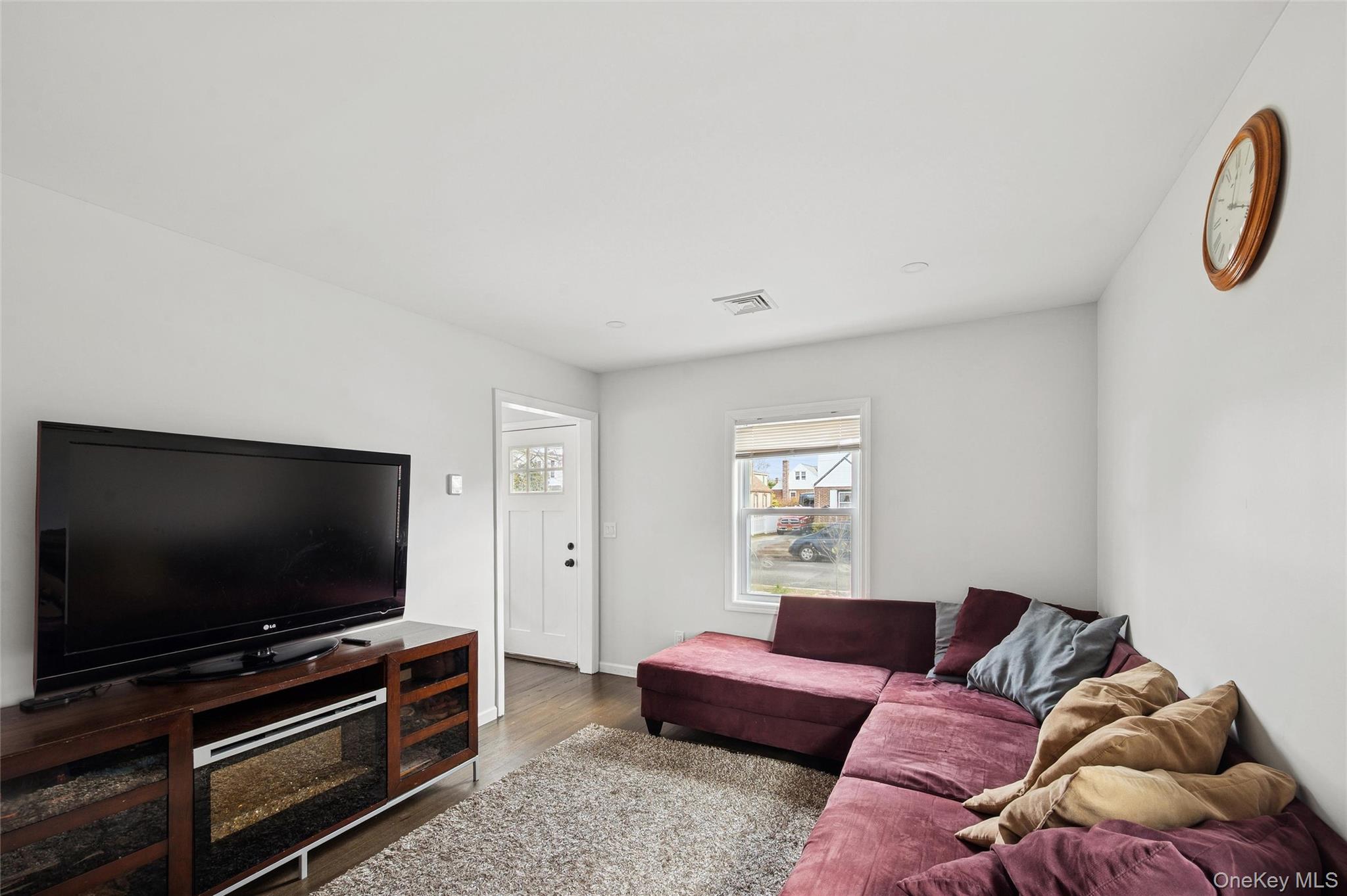 109 Caroline Avenue, Franklin Square, NY 11010