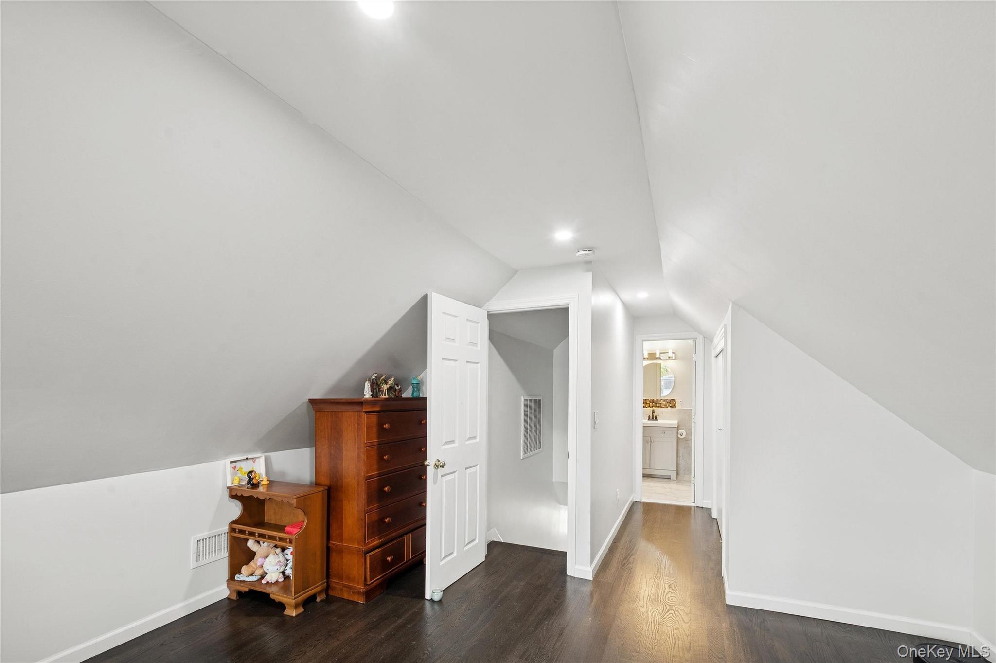 109 Caroline Avenue, Franklin Square, NY 11010