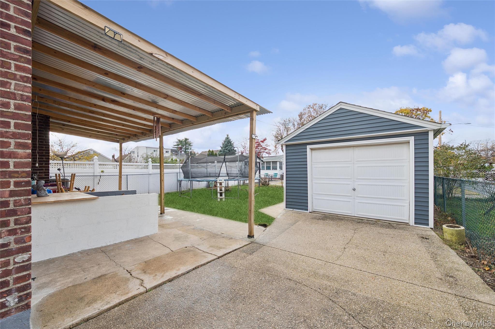 109 Caroline Avenue, Franklin Square, NY 11010