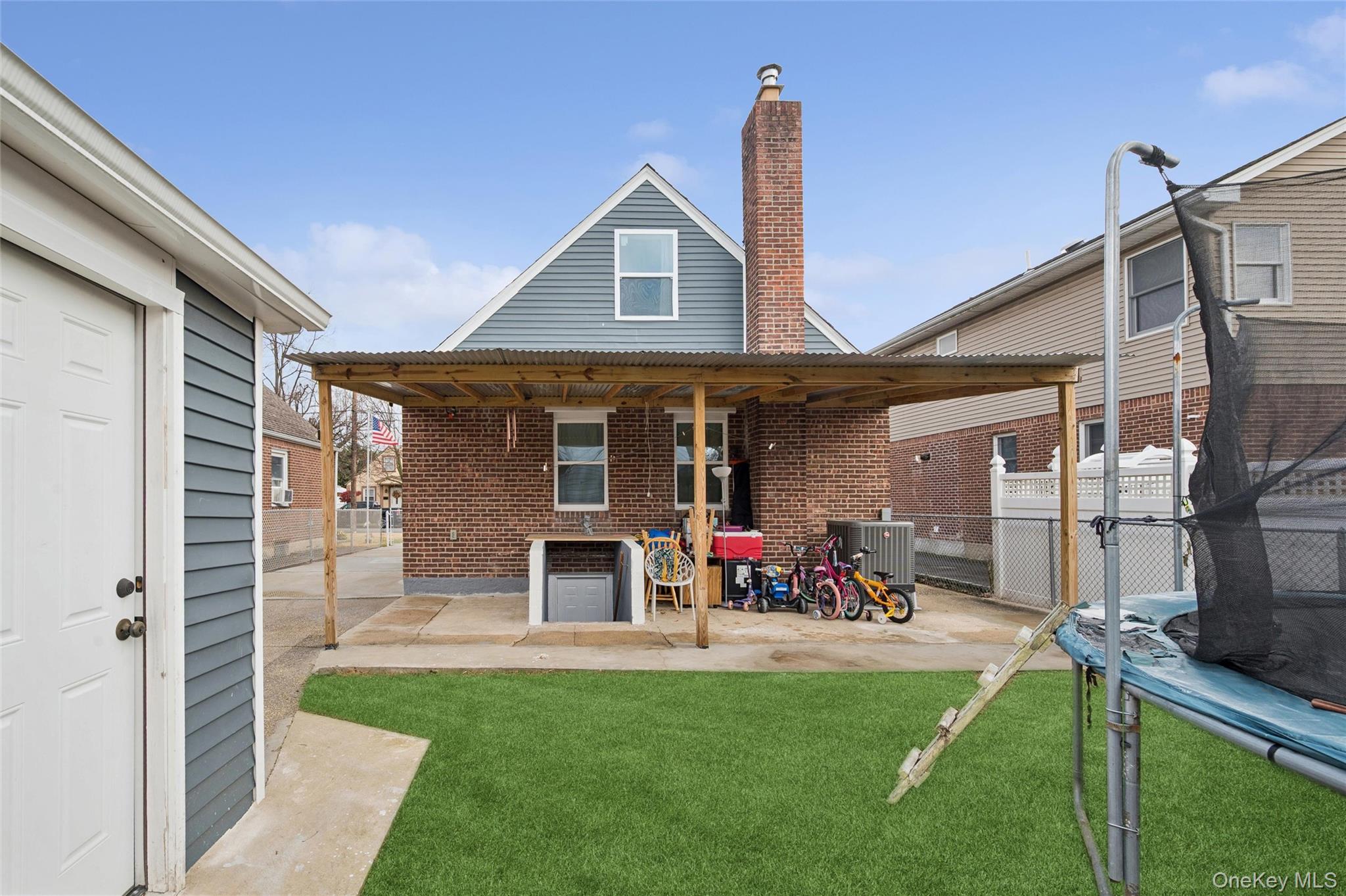 109 Caroline Avenue, Franklin Square, NY 11010