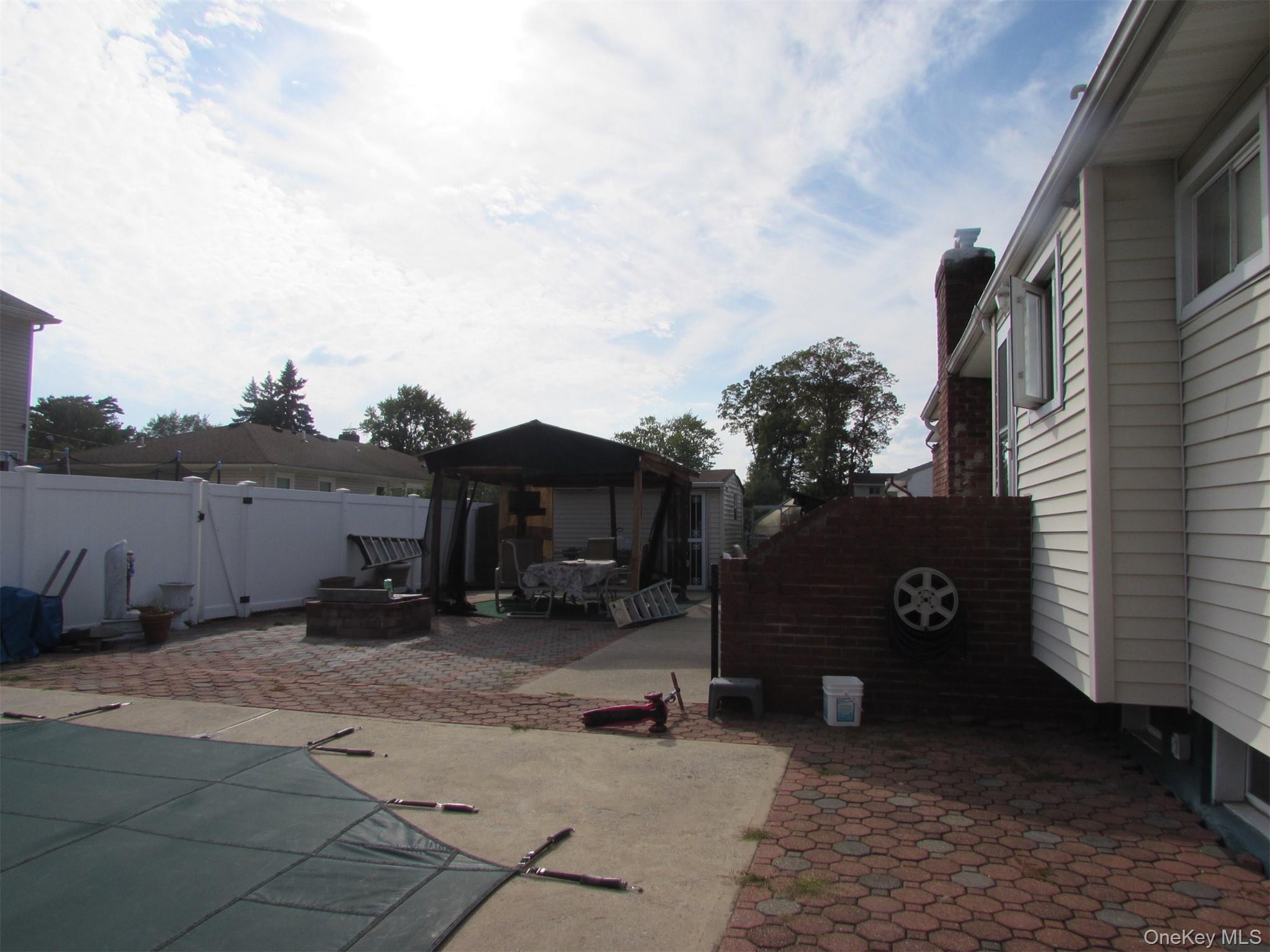 828 Windmill Avenue, West Babylon, NY 11704