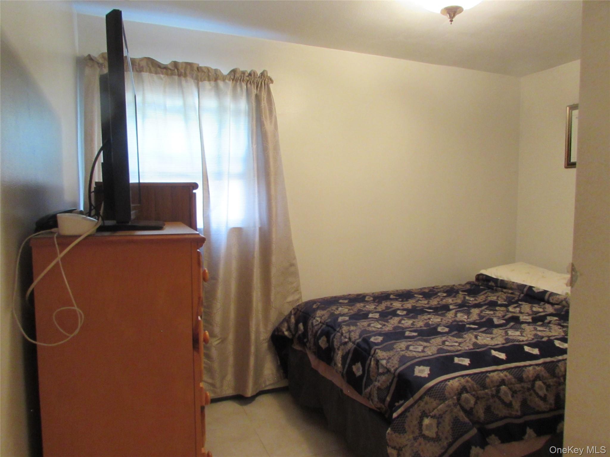 828 Windmill Avenue, West Babylon, NY 11704