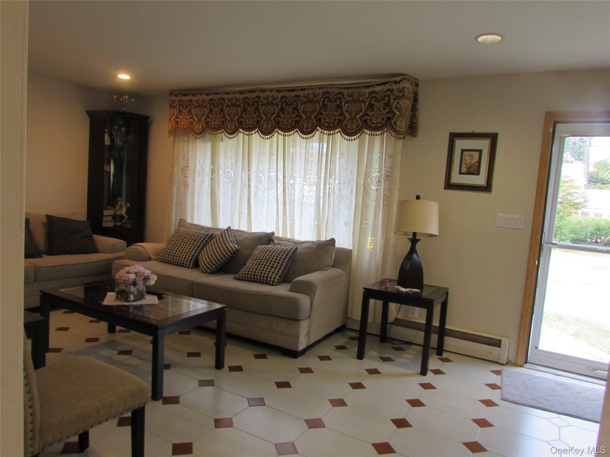 828 Windmill Avenue, West Babylon, NY 11704