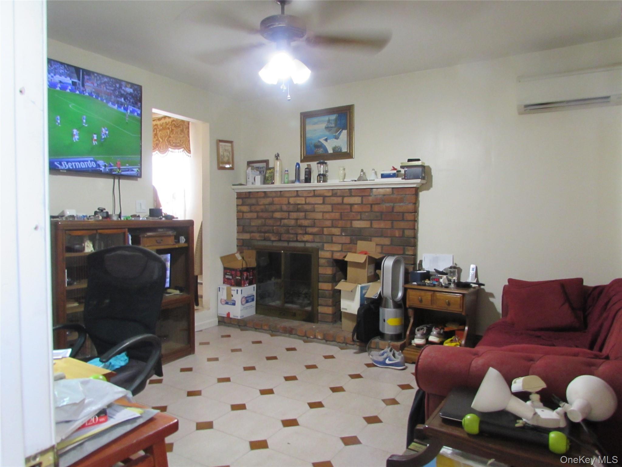 828 Windmill Avenue, West Babylon, NY 11704