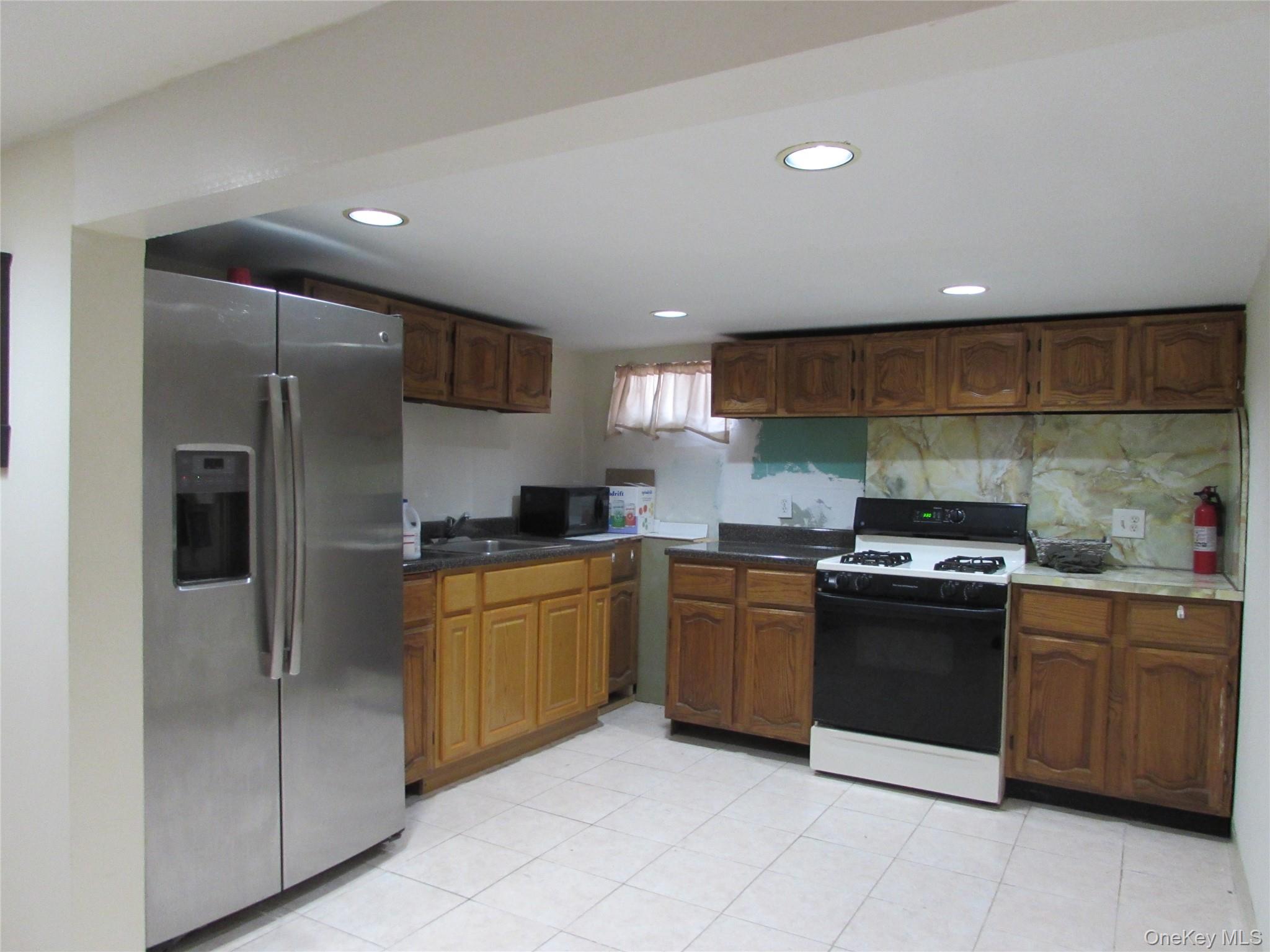 828 Windmill Avenue, West Babylon, NY 11704