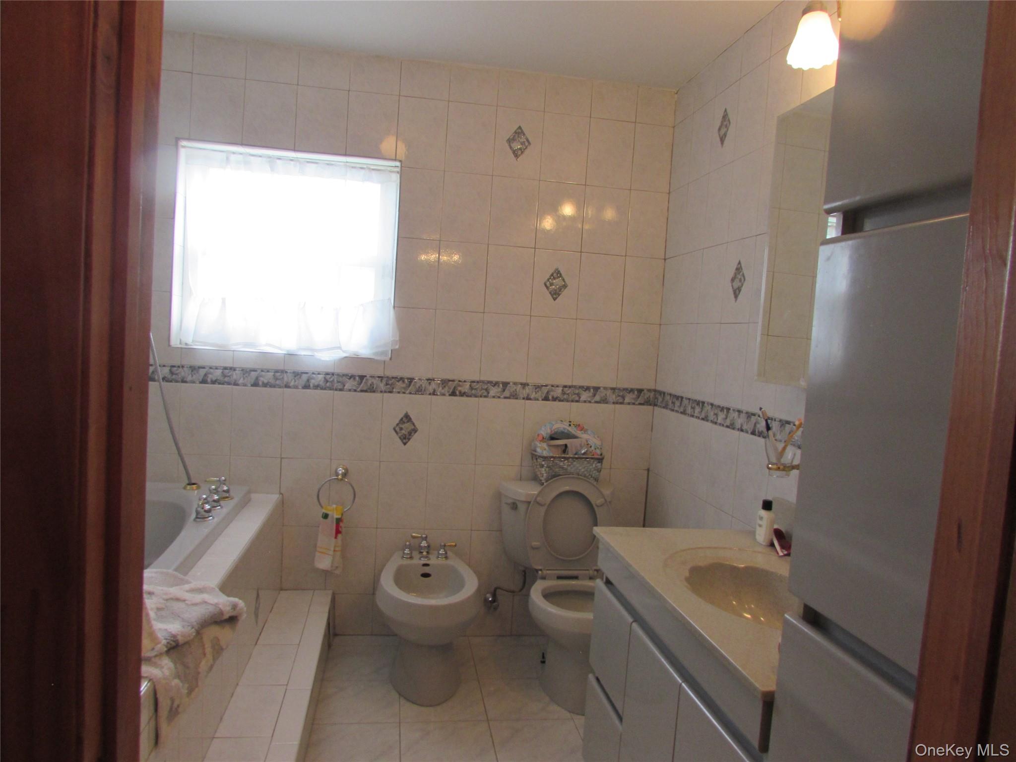 828 Windmill Avenue, West Babylon, NY 11704