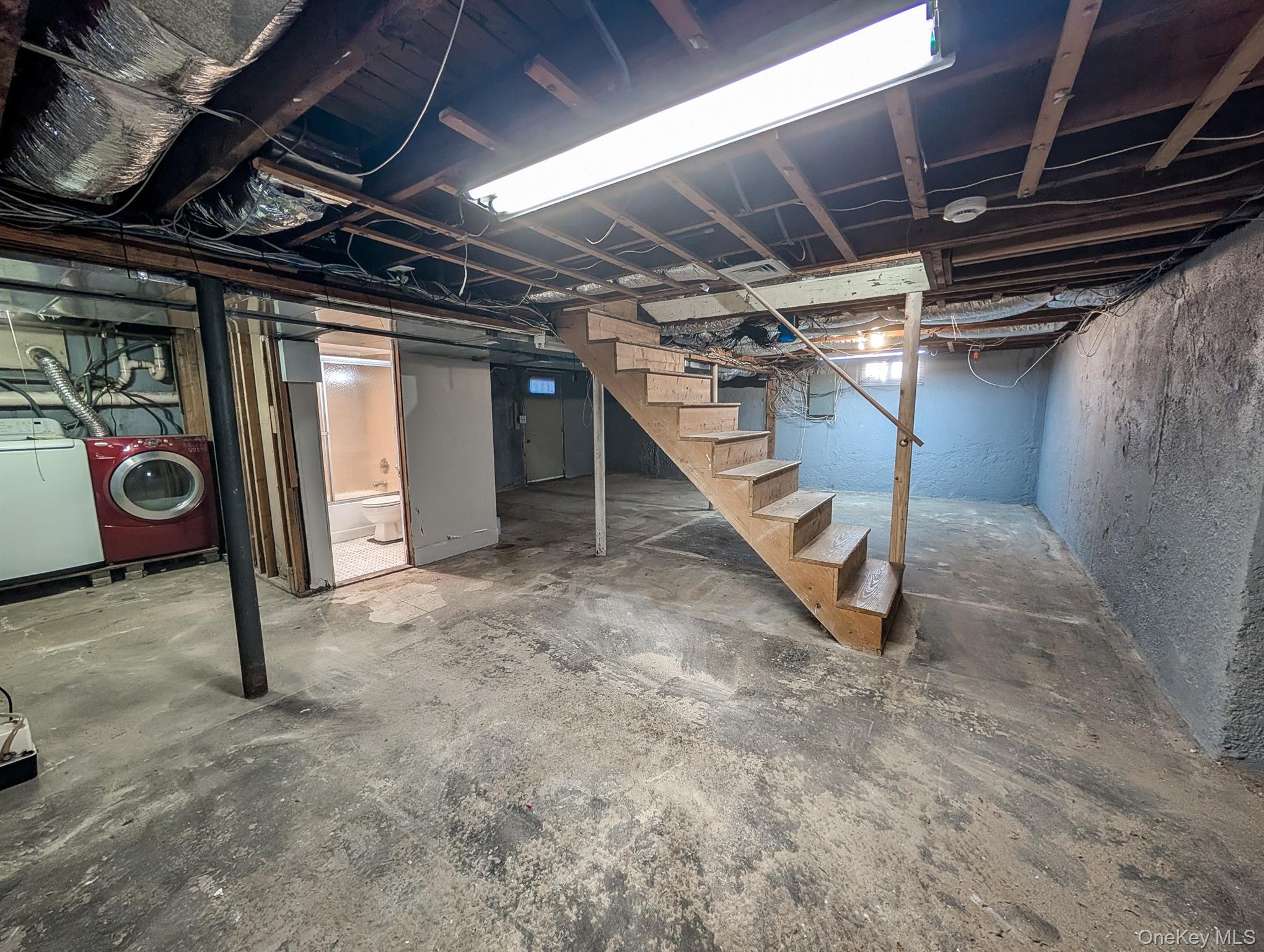 1221 Jackson Avenue, Lindenhurst, NY 11757