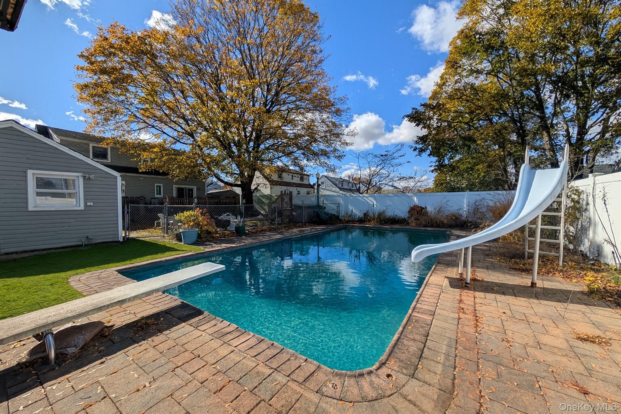 1221 Jackson Avenue, Lindenhurst, NY 11757